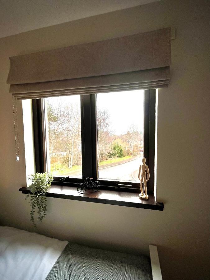 Comfortable, Modern Apartment With Parking. Inverness. Exterior photo
